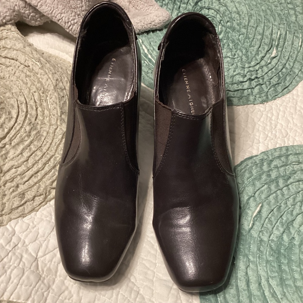Etienne aigner brown heels